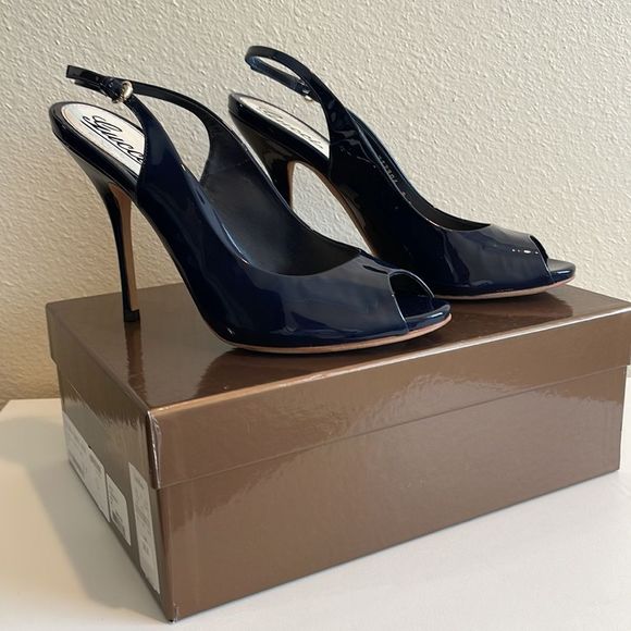 GUCCI Vitello Vernice Soft Blu Pumps - Picture 1 of 16